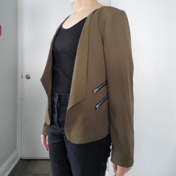 Flowy Blazer-style Jacket - Picture 3 of 4